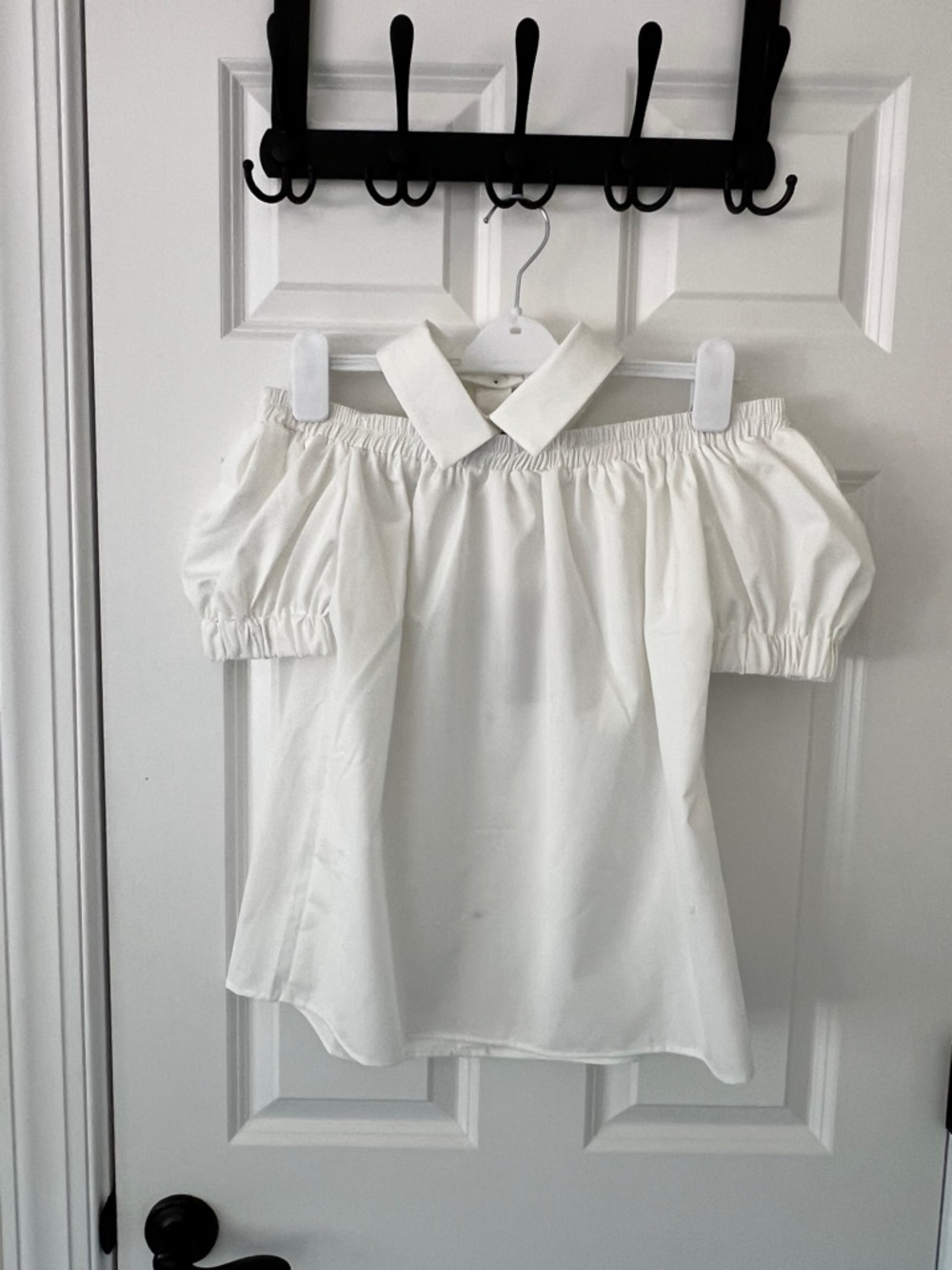 Off-Shoulder White Button-Front Blouse with Collar & Puffy Sleeve - Med (8-10) - Picture 6 of 8